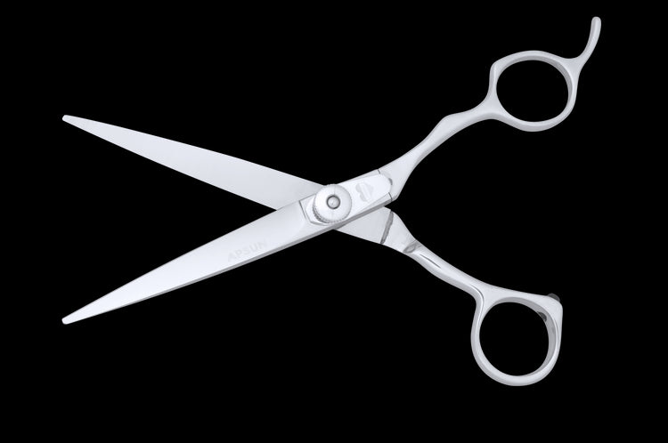 Front view of the TT 600 Tungsten hair cutting scissors in open position.
