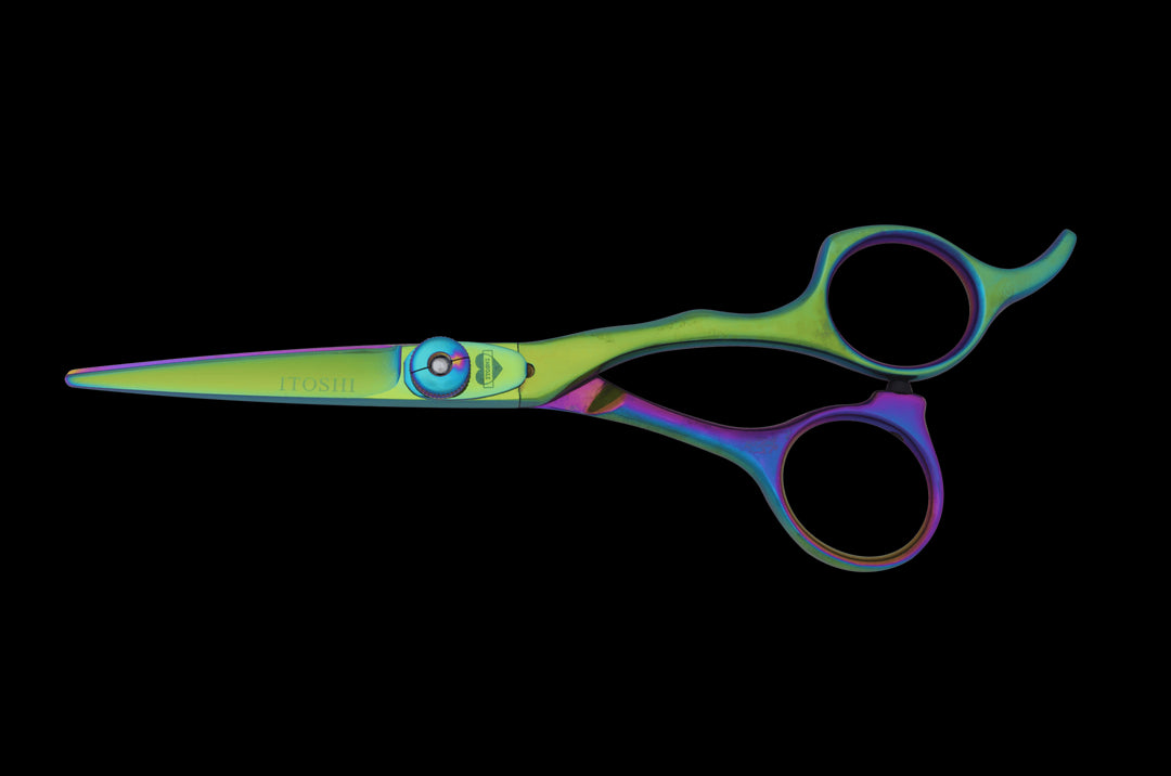 Front view of the TW 500 Tungsten hair cutting scissors in closed position.
