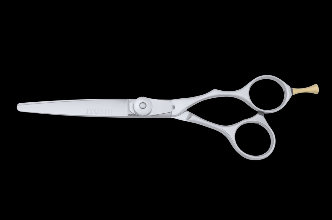 Front view of the TY 600 Tungsten hair cutting scissors in closed position.